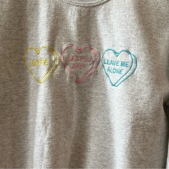 Cotton custom hearts light grey long sleeve pullover (S) - Picture 3 of 4